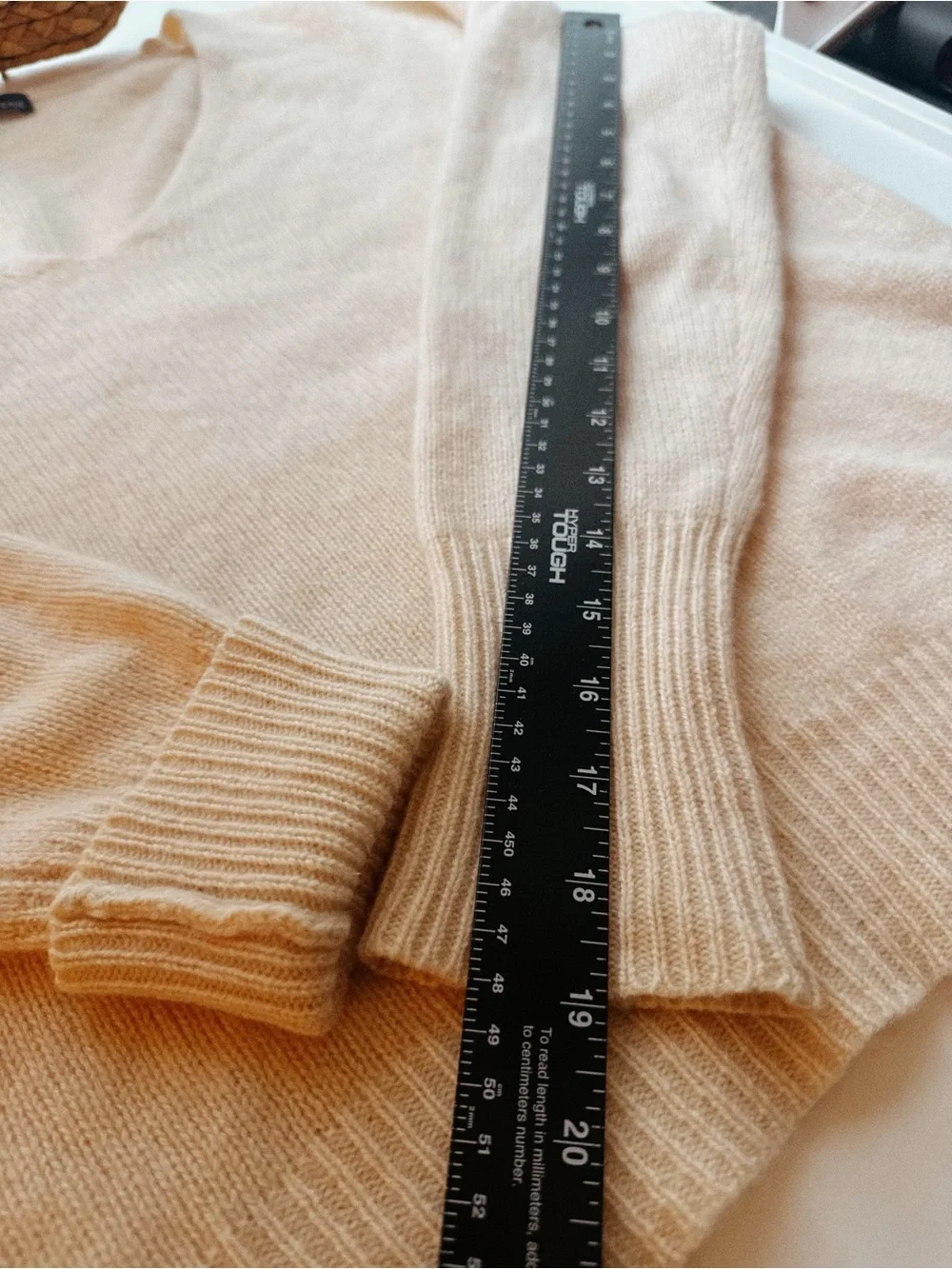 🍮 100% Cashmere • 360Cashmere • Dulce de Leche Cheesecake • Vanilla Cream V-Neck - Picture 5 of 11